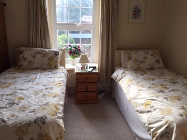 The Nurseries Bed And Breakfast Fairford Exterior photo